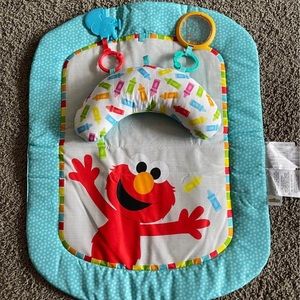 Brand new— Tummy time mat for infants